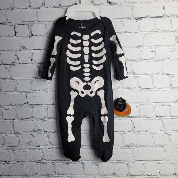 2/$15 Chick Pea Size 0-3M Glow In The Dark Skeleton One Piece - Picture 1 of 4